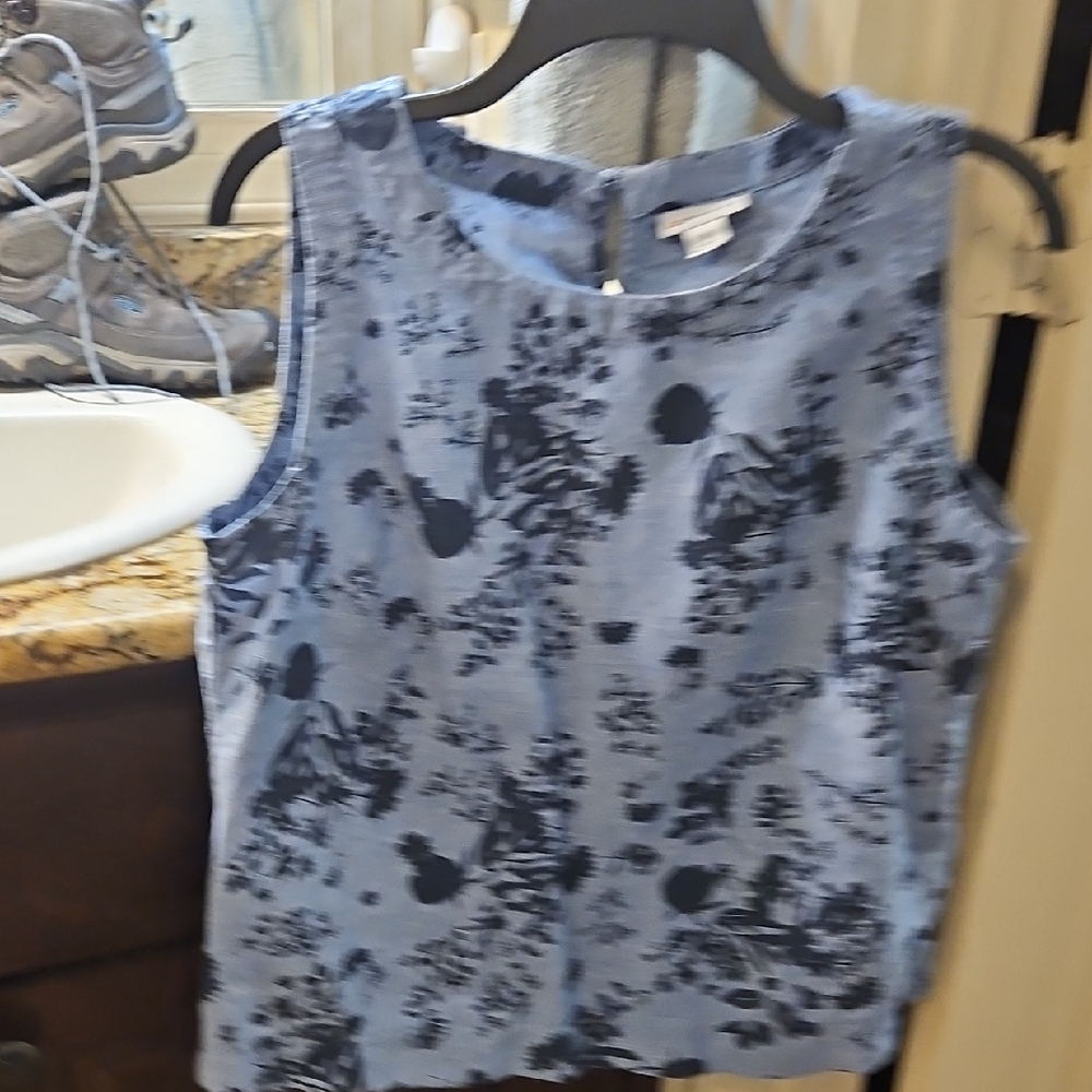 Liz Claiborne Blue and Black Patterned Tank Top Size M